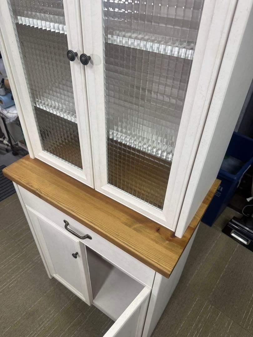 【洗浄消毒作業済】【美品】（株）ユーアイ　カントリー調 食器棚 カップボード