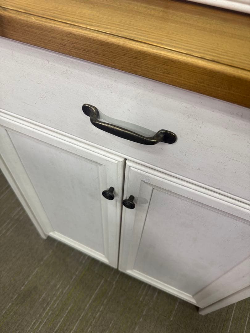 【洗浄消毒作業済】【美品】（株）ユーアイ　カントリー調 食器棚 カップボード