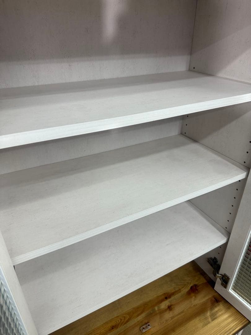 【洗浄消毒作業済】【美品】（株）ユーアイ　カントリー調 食器棚 カップボード