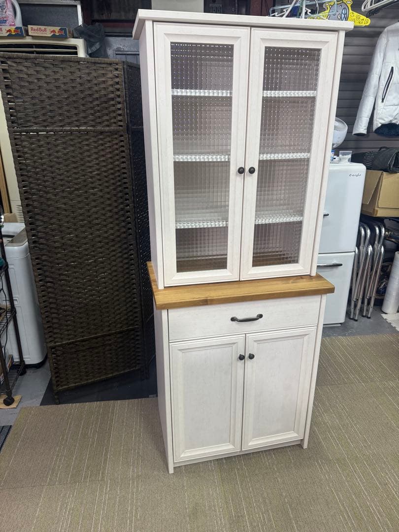 【洗浄消毒作業済】【美品】（株）ユーアイ　カントリー調 食器棚 カップボード