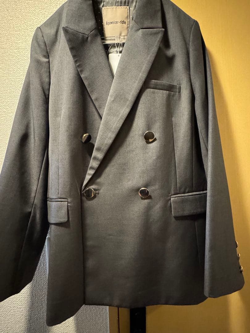 アプワイザーリッシェ　ピン付テーラードジャケット　グレー　新品タグ付き