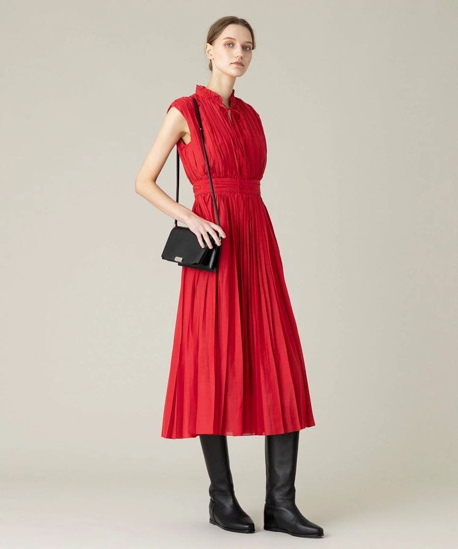 LOULOU WILLOUGHBY ルルウィルビー　ランダムプリーツワンピース