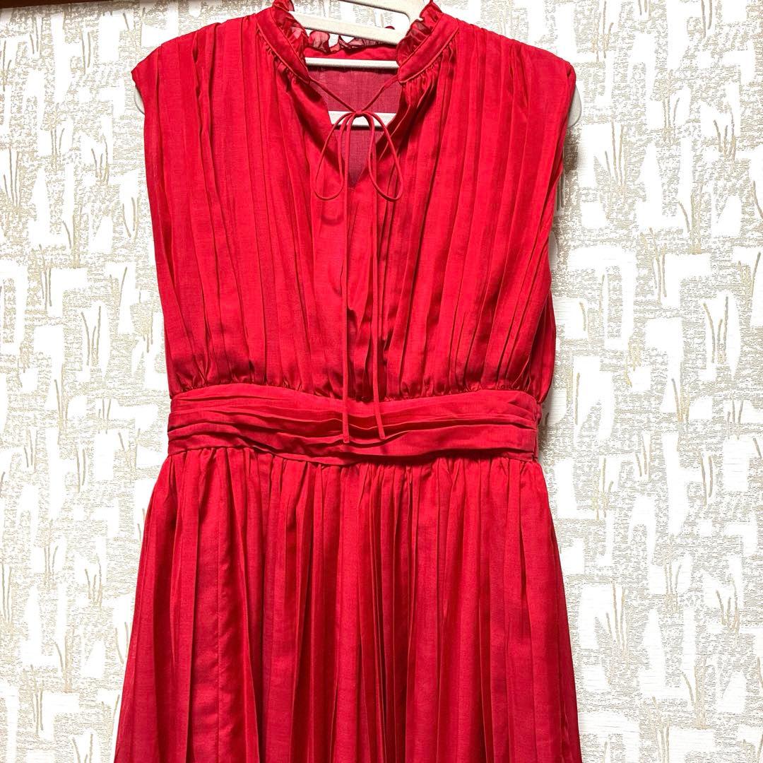 LOULOU WILLOUGHBY ルルウィルビー　ランダムプリーツワンピース