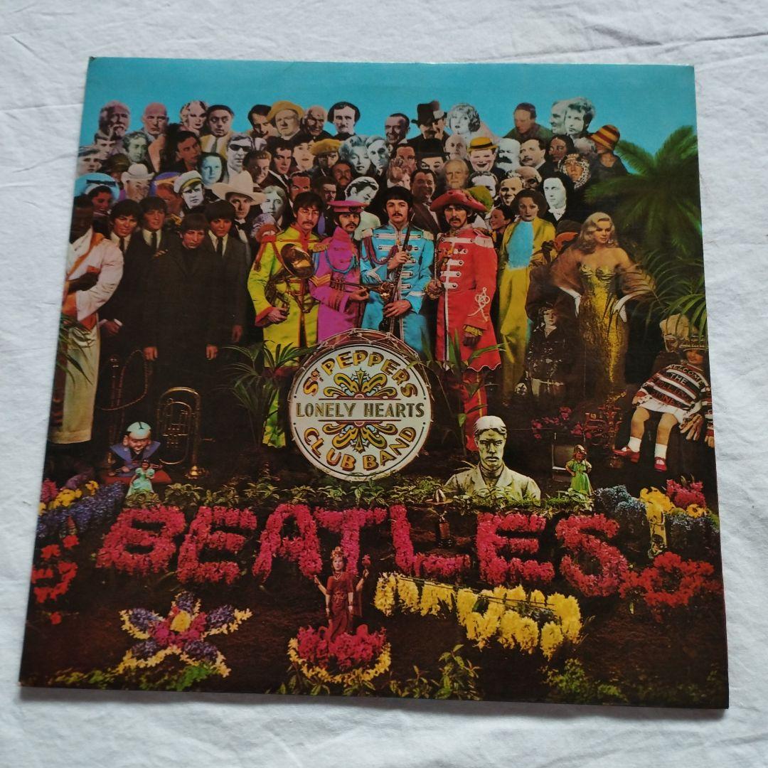 レコード　赤盤　国内盤　オデオン盤　サージェントペパーズ　ビートルズ　送料込み