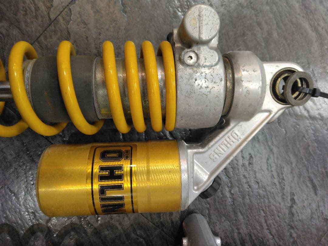 ヤマハXJR1300純正OHLINSサスペンション　中古品