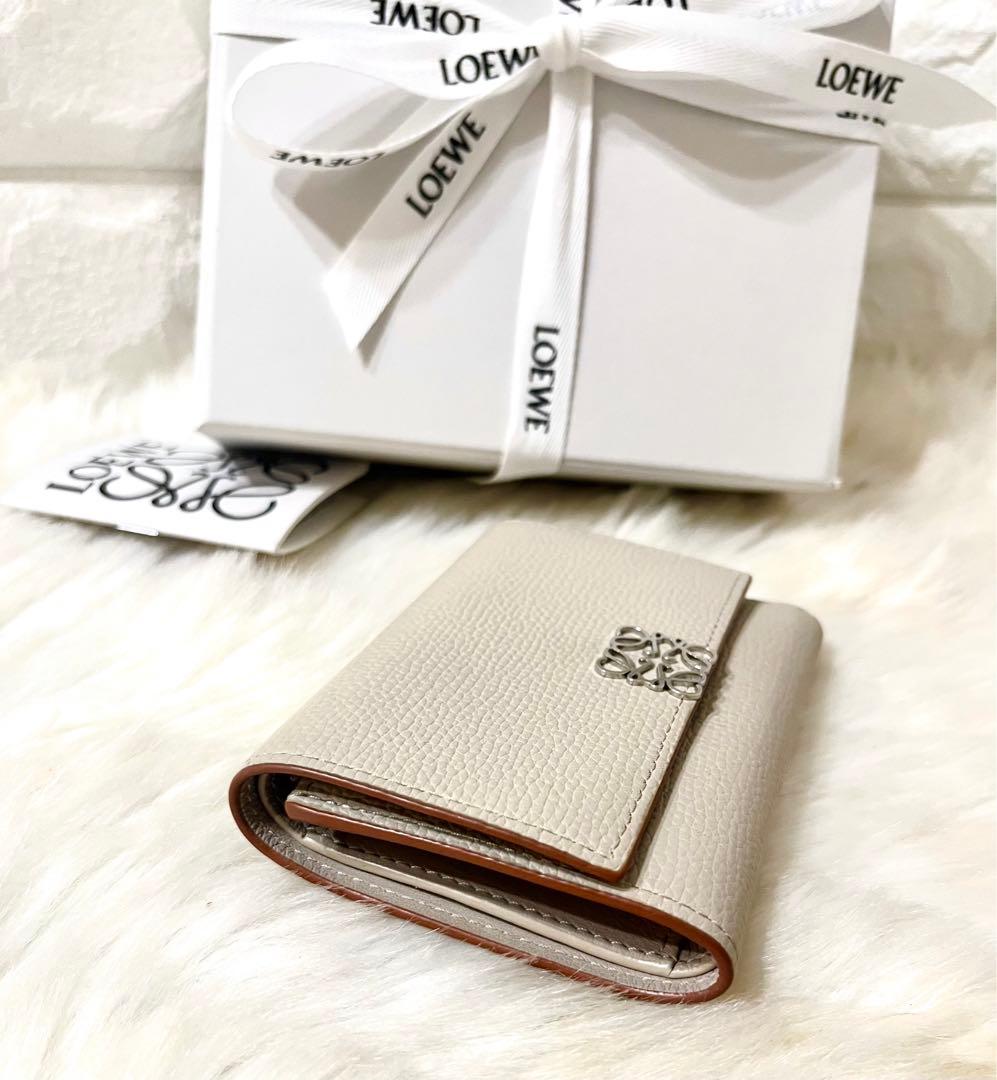 【もちぶた様】LOEWE アナグラム トライフォールド 三つ折り財布 ベージュ