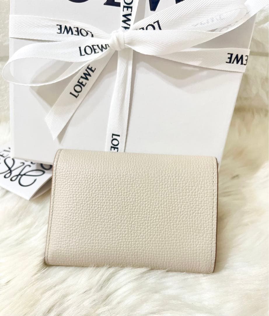【もちぶた様】LOEWE アナグラム トライフォールド 三つ折り財布 ベージュ