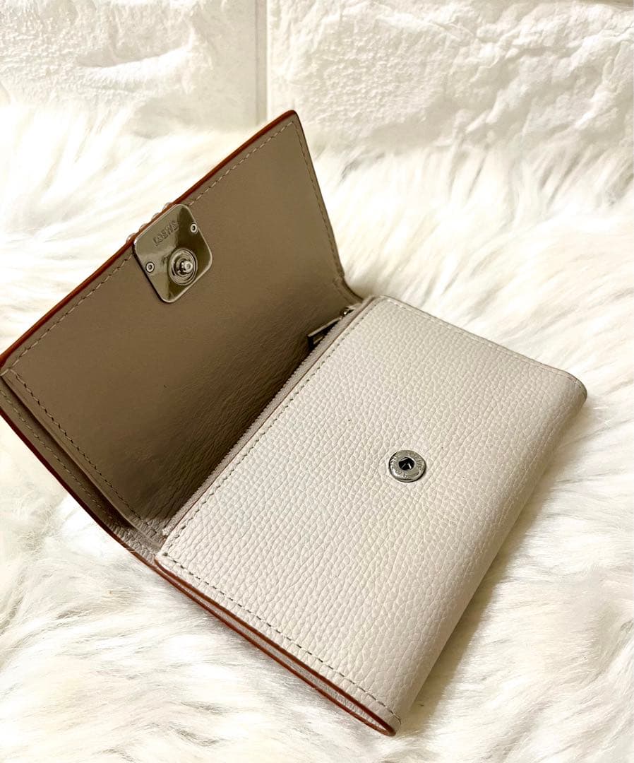 【もちぶた様】LOEWE アナグラム トライフォールド 三つ折り財布 ベージュ