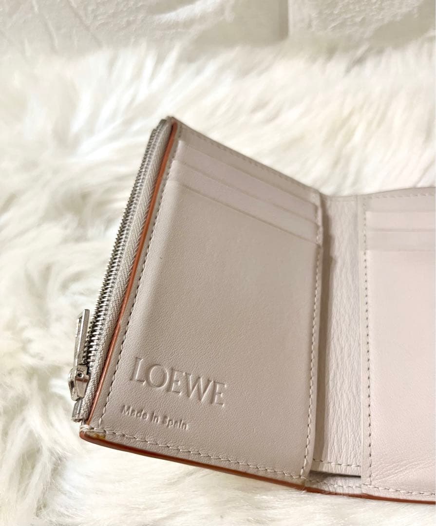 【もちぶた様】LOEWE アナグラム トライフォールド 三つ折り財布 ベージュ