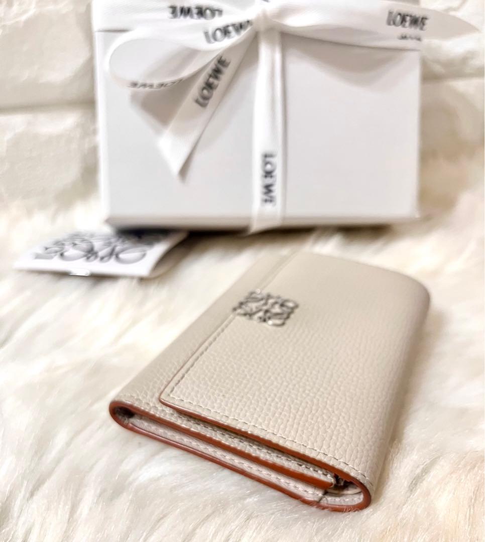 【もちぶた様】LOEWE アナグラム トライフォールド 三つ折り財布 ベージュ