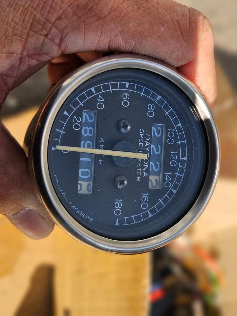 デイトナ　メーター