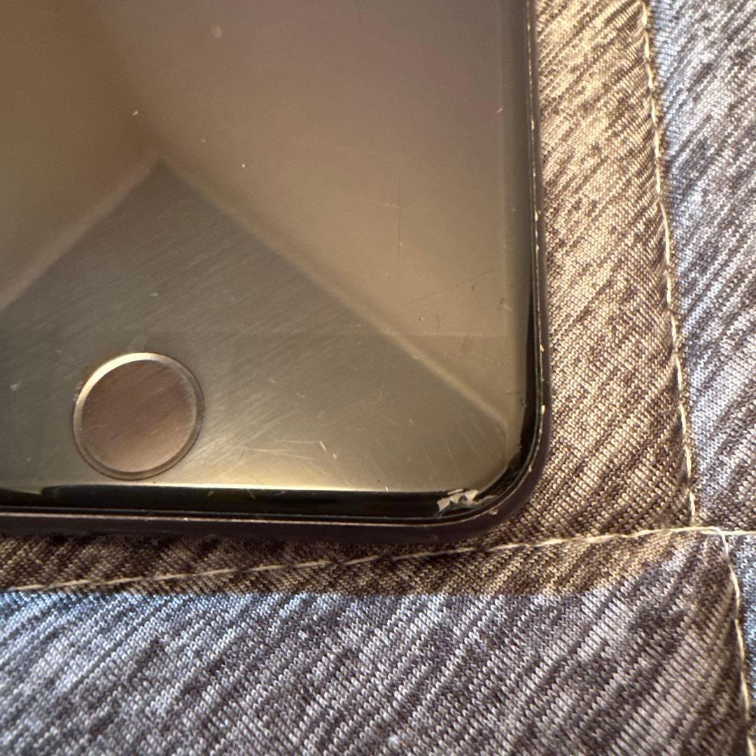 iPhone 8 ブラック