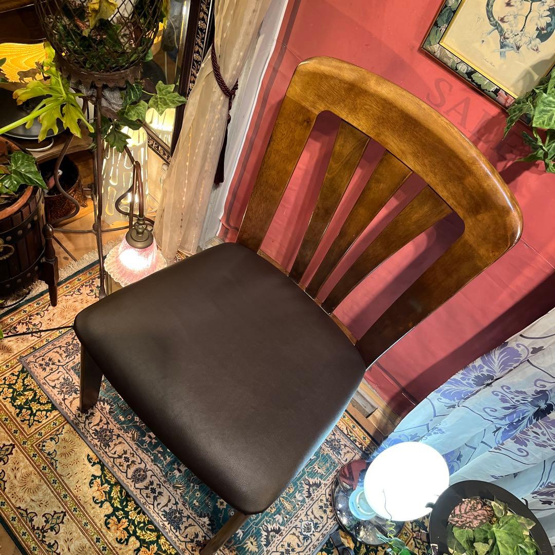 L２　カリモク　スタイリッシュモダン　チェア