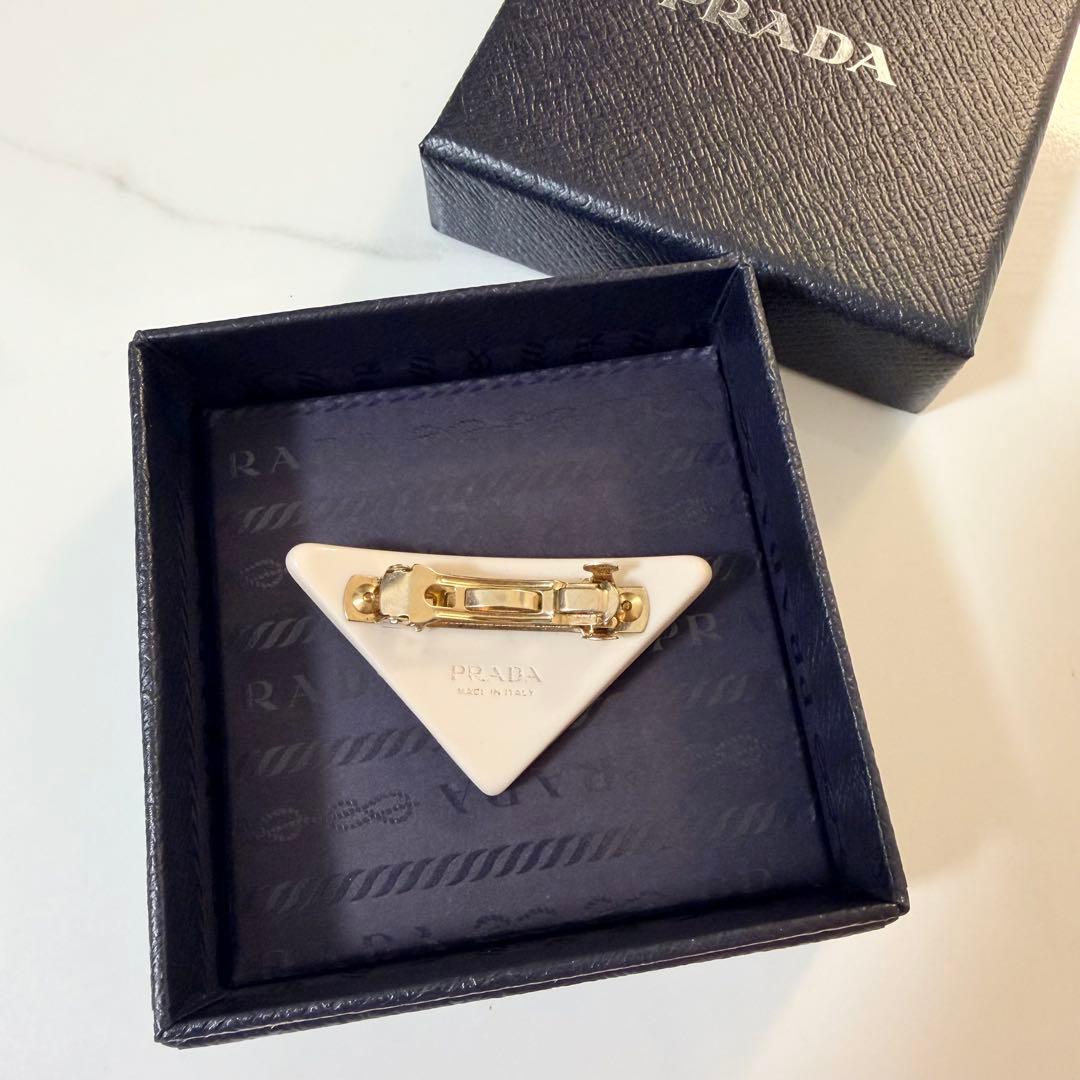 PRADA プレキシガラス ヘアクリップ