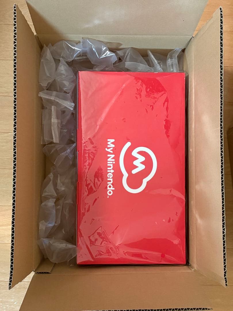 t*a様 Nintendo Switch本体 グレー　ニンテンドースイッチバッテ