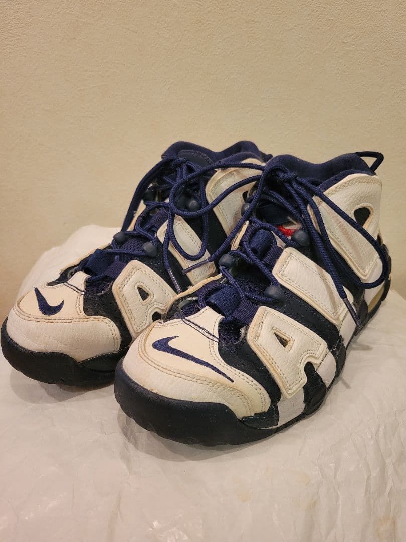 タイムセール　NIKE　モアテン　24.5