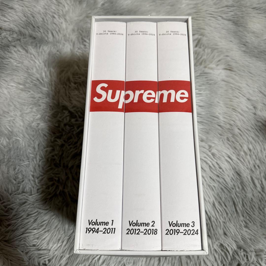 アート・デザイン・音楽 Supreme 30 Years T-Shirts 1994-2024 Book