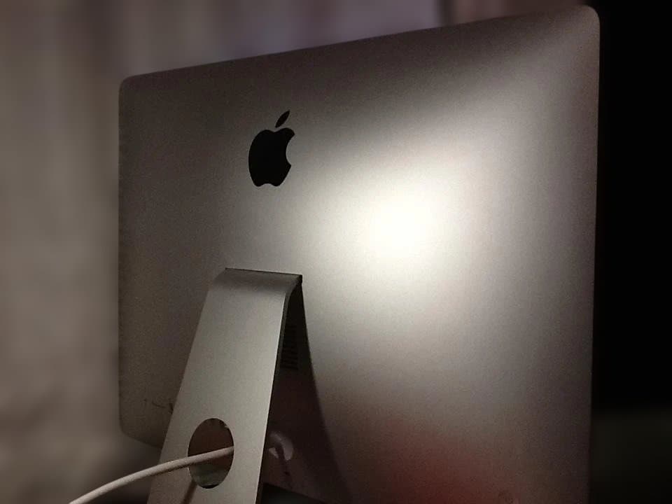 Macデスクトップ Apple iMac (21.5-inch, Late 2015)