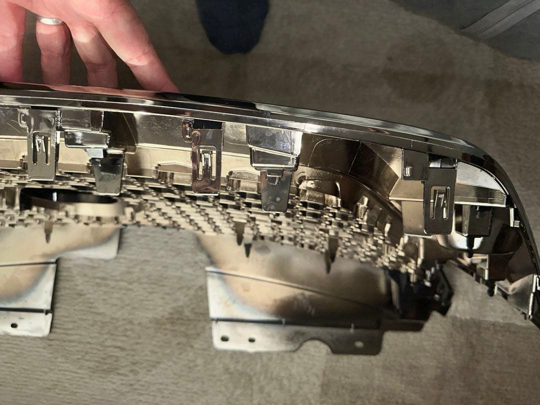 セレナオーテックC27純正前期ブラックソリッドメッシュグリル