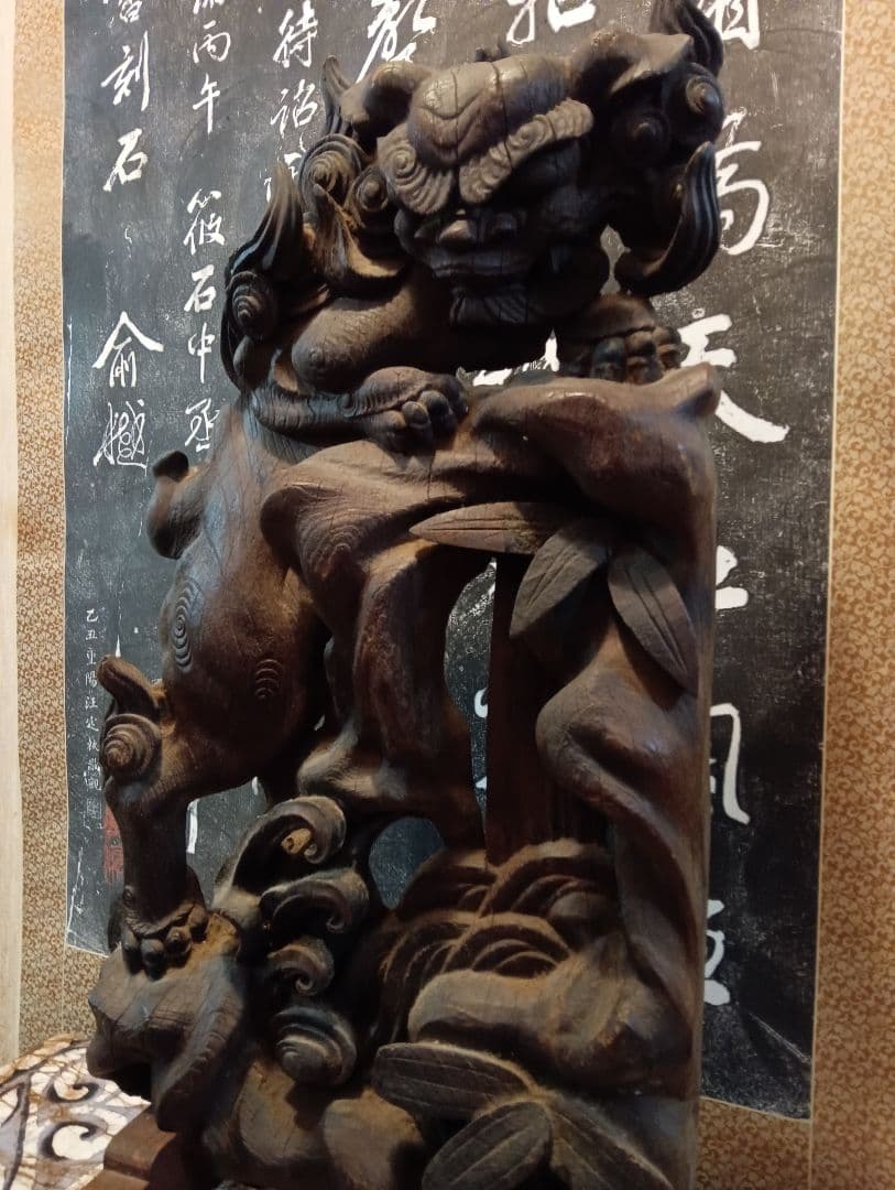 月様用時代木彫立獅子細密造形美術高さ７３Ｘ横幅４０厚さ下部１８センチ御品