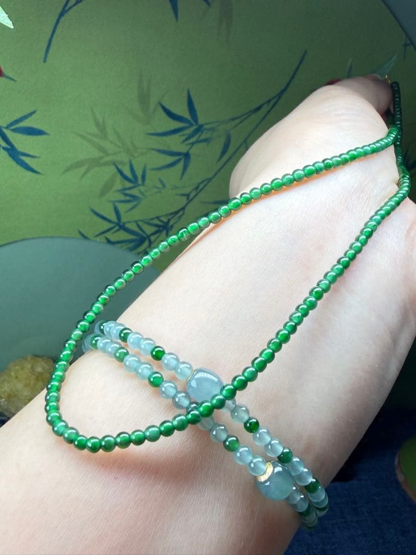 新入荷❣️高品質‼️天然A貨翡翠　18k、氷種満緑小粒ネックレス　鑑定書付き