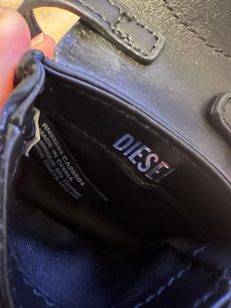 期間限定値下げ！11000→8500DIESEL✩カウレザーマイクロウォレット