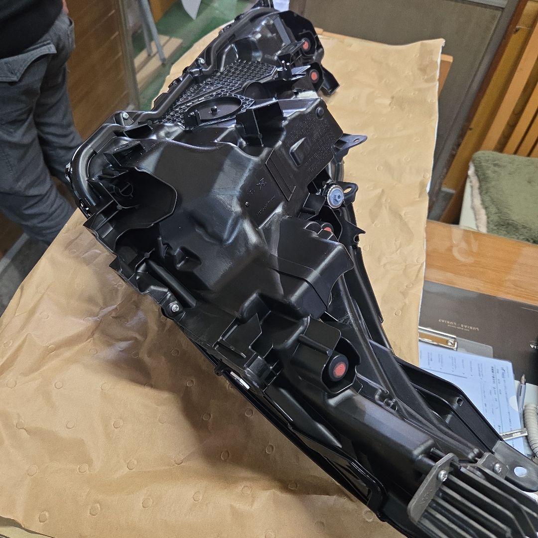 新品未使用　60プリウス 右　ヘッドライト　トヨタ純正品