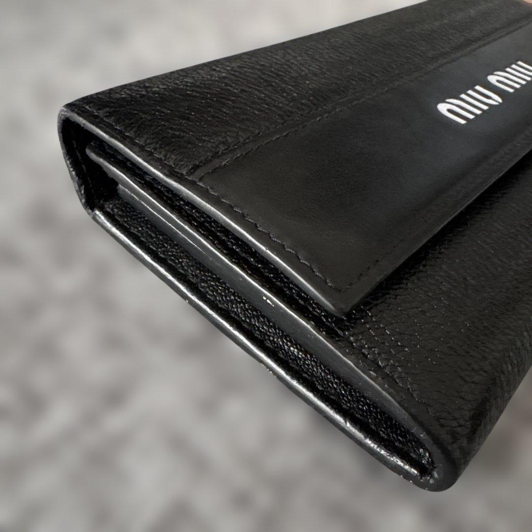 miu miu ミュウミュウ長財布ブラック マドラスレザー ロゴ パスケース付き