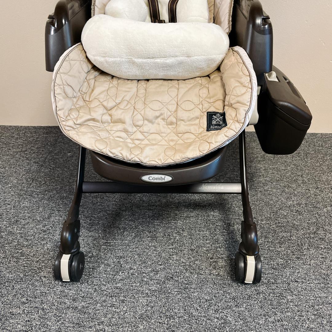 美品 Combi ネムリラAT オートスウィング