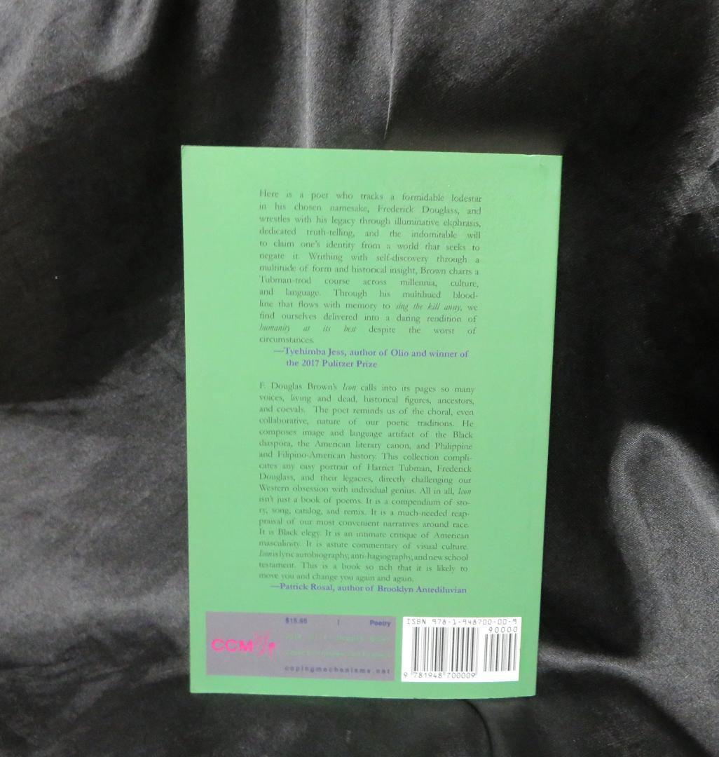 ICON - Douglas　(著) F Douglas Brown 　海外詩集