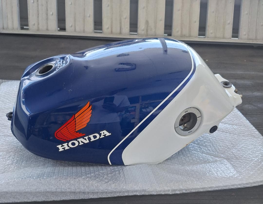 ホンダ VF750F タンク 青/白