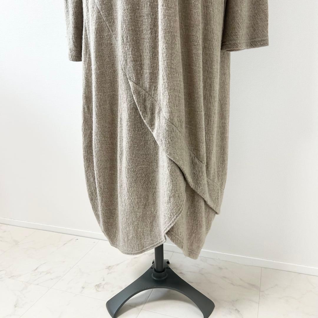 慈雨　変形ニットワンピース　ベージュ　ウール　40