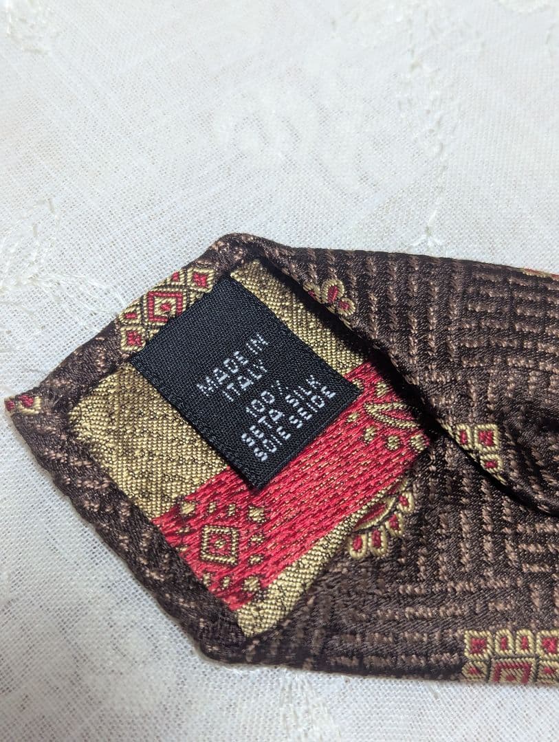 とも★アットヴァンヌッチ　ブラウン　セッテピエゲ　ペイズリー柄　シルクタイ