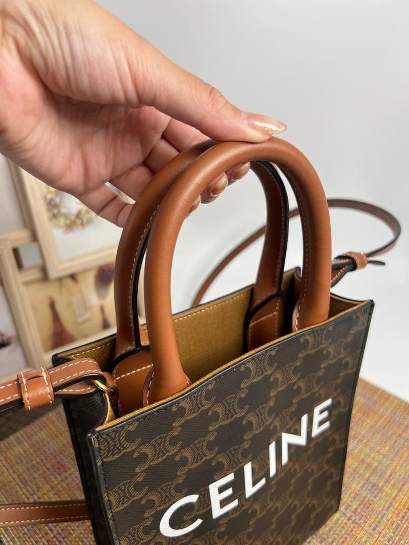 maru ✨極美品✨セリーヌ CELINE　バーティカル カバ　ミニ
