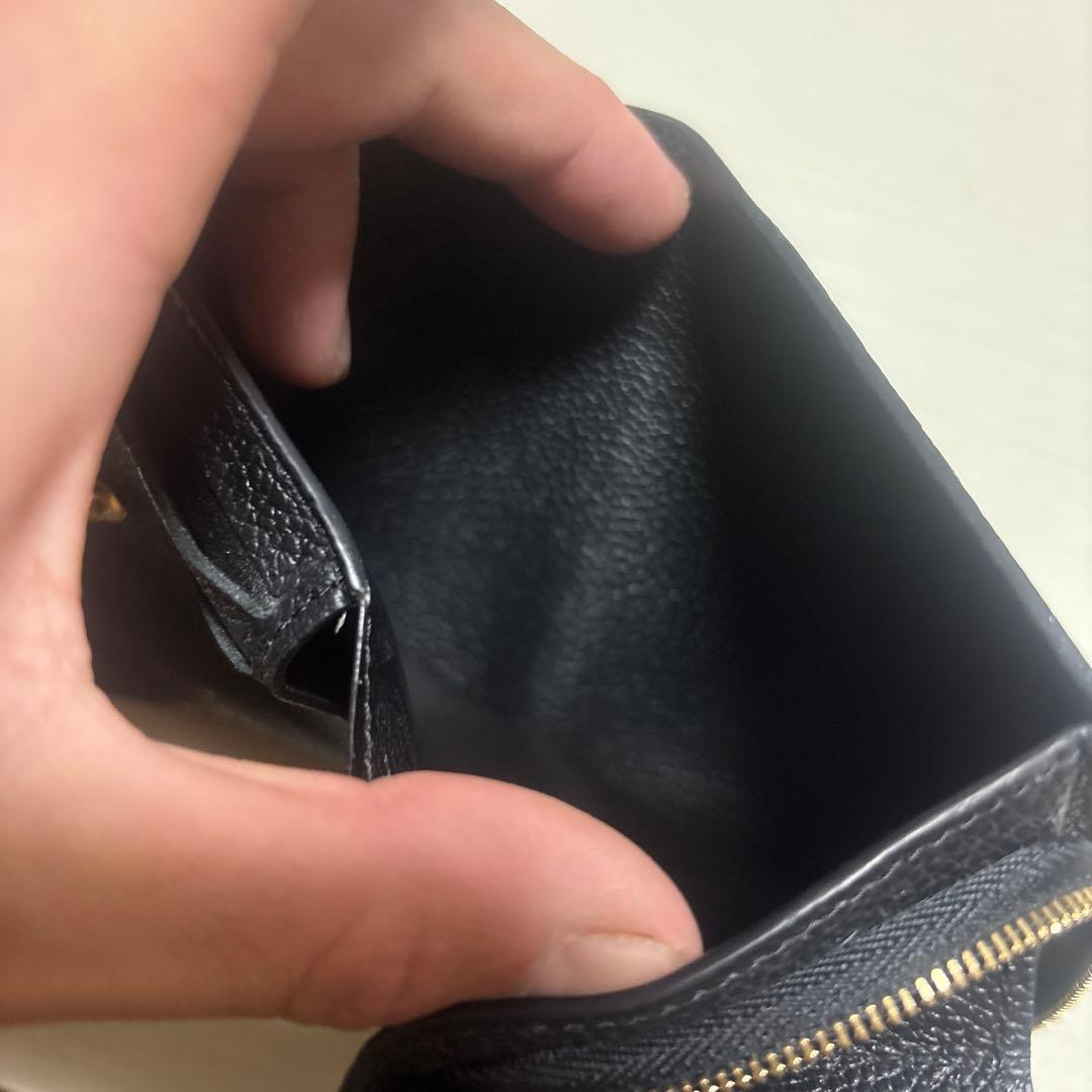 現行モデル　美品ルイヴィトン　ポルトフォイユクレア