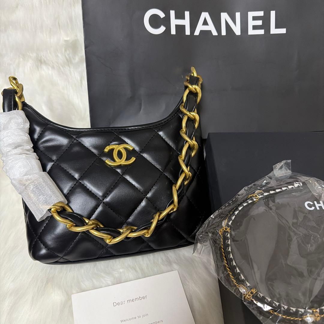 ミ*ー様 CHANEL ブラック レザー ショルダーバッグ