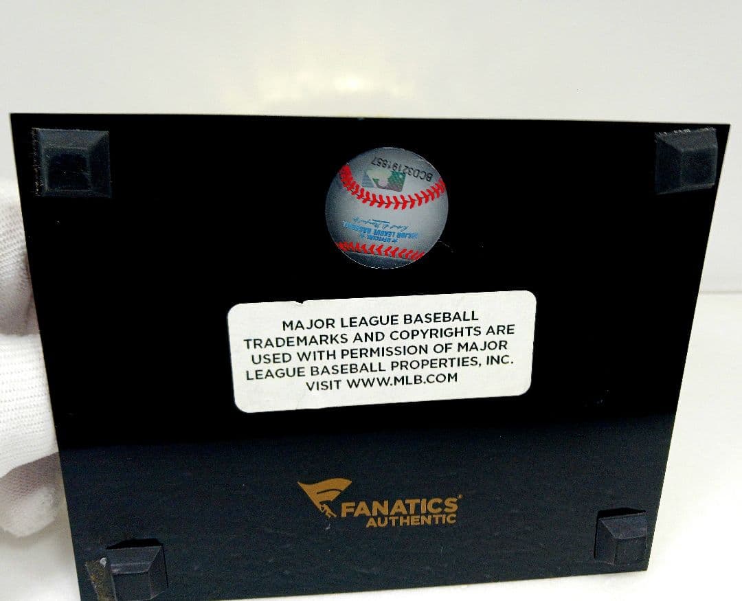 イチロー 引退記念 サインボール ディスプレイケース