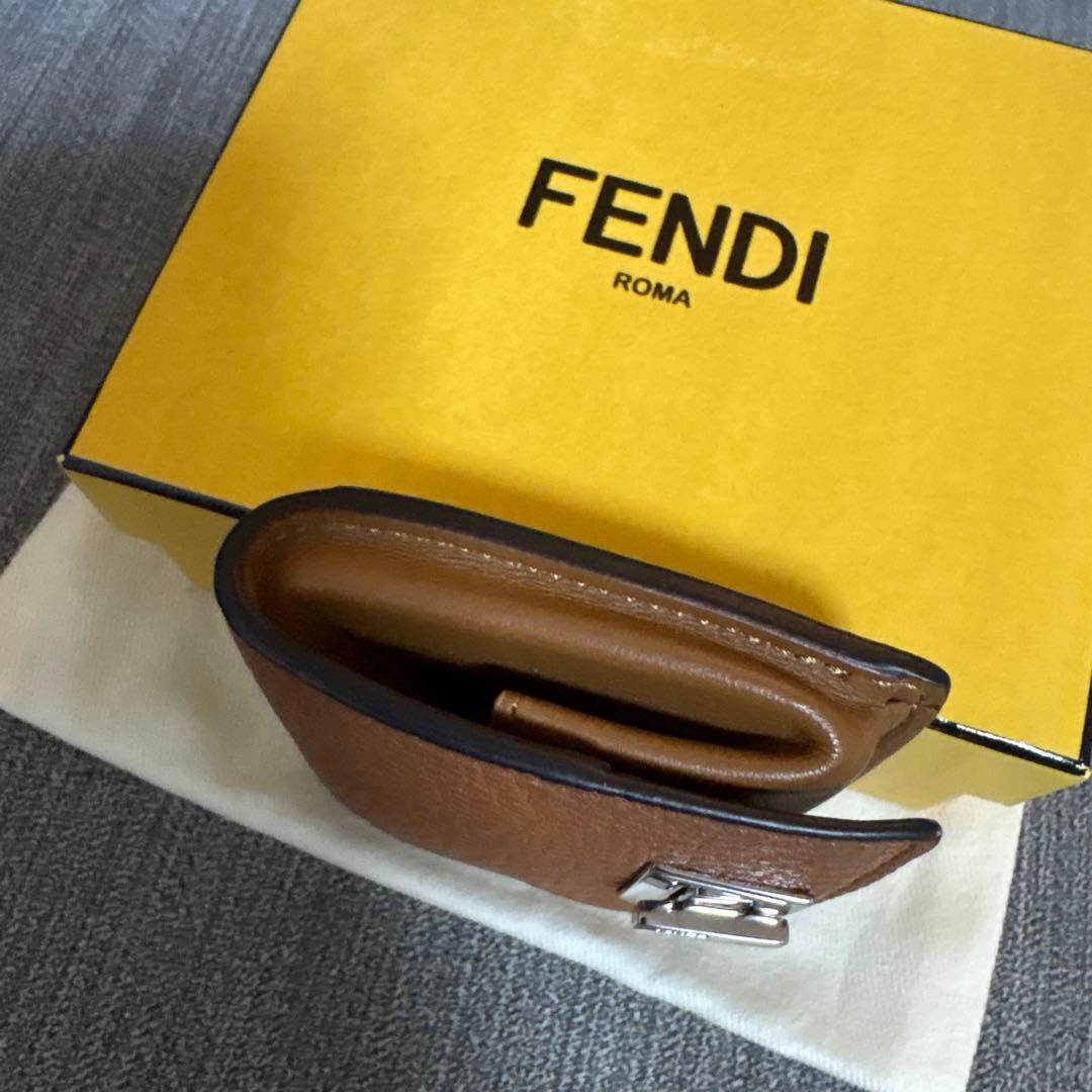 FENDI フェンディ ピーカブー ケース