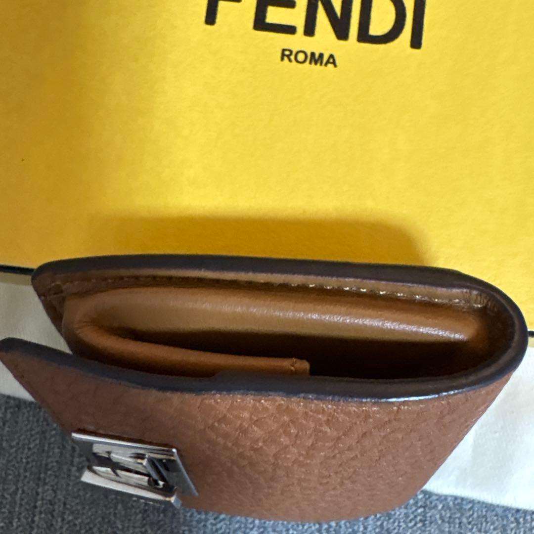 FENDI フェンディ ピーカブー ケース