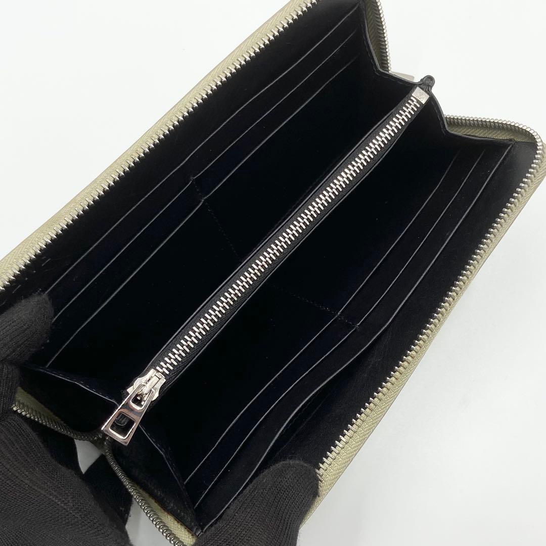 LOEWE ロエベ　リピート　アナグラム　長財布　ラウンドジップ　ライトグリーン