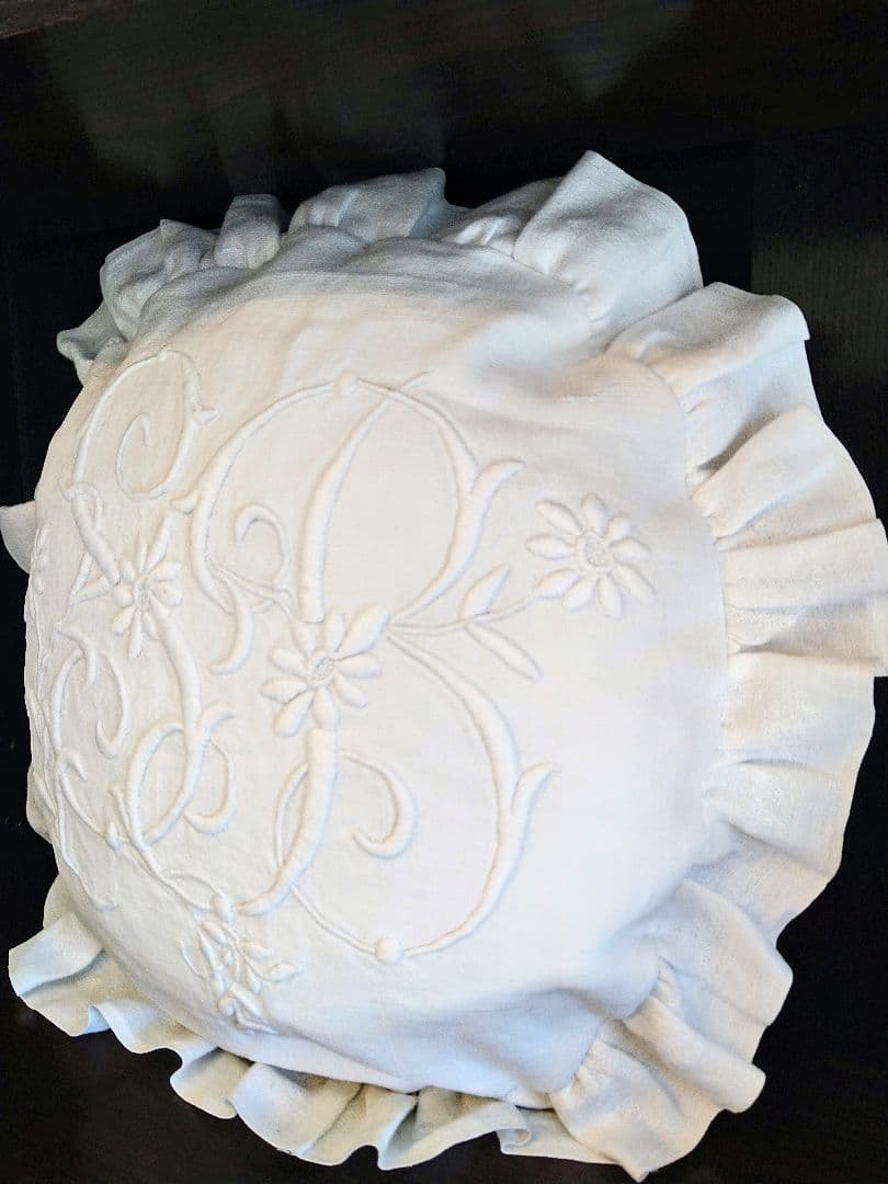 〜3/9までの特別価格〜★フランスアンティーク★SBモノグラム刺繍クッション