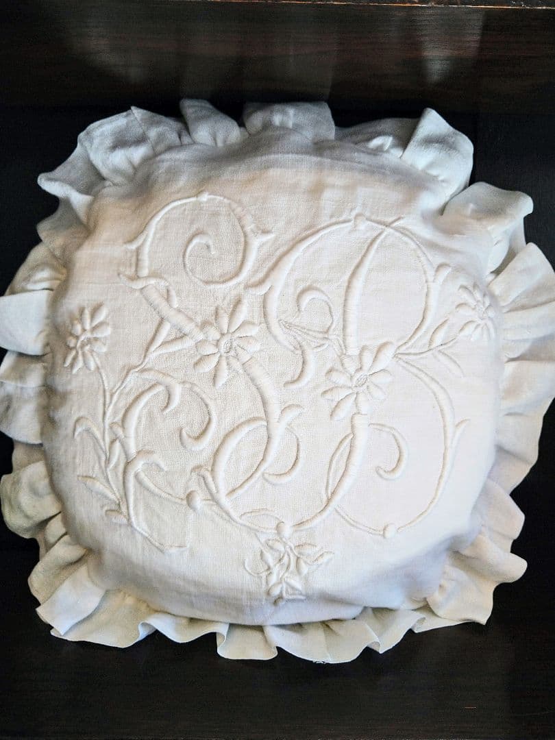 〜3/9までの特別価格〜★フランスアンティーク★SBモノグラム刺繍クッション