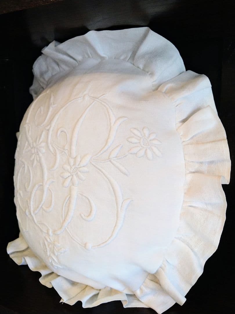 〜3/9までの特別価格〜★フランスアンティーク★SBモノグラム刺繍クッション