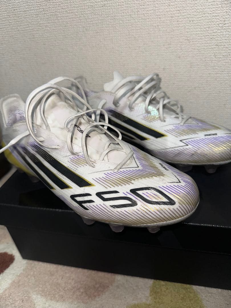 adidas F50 サッカーシューズ ホワイト/ブラック/パープル