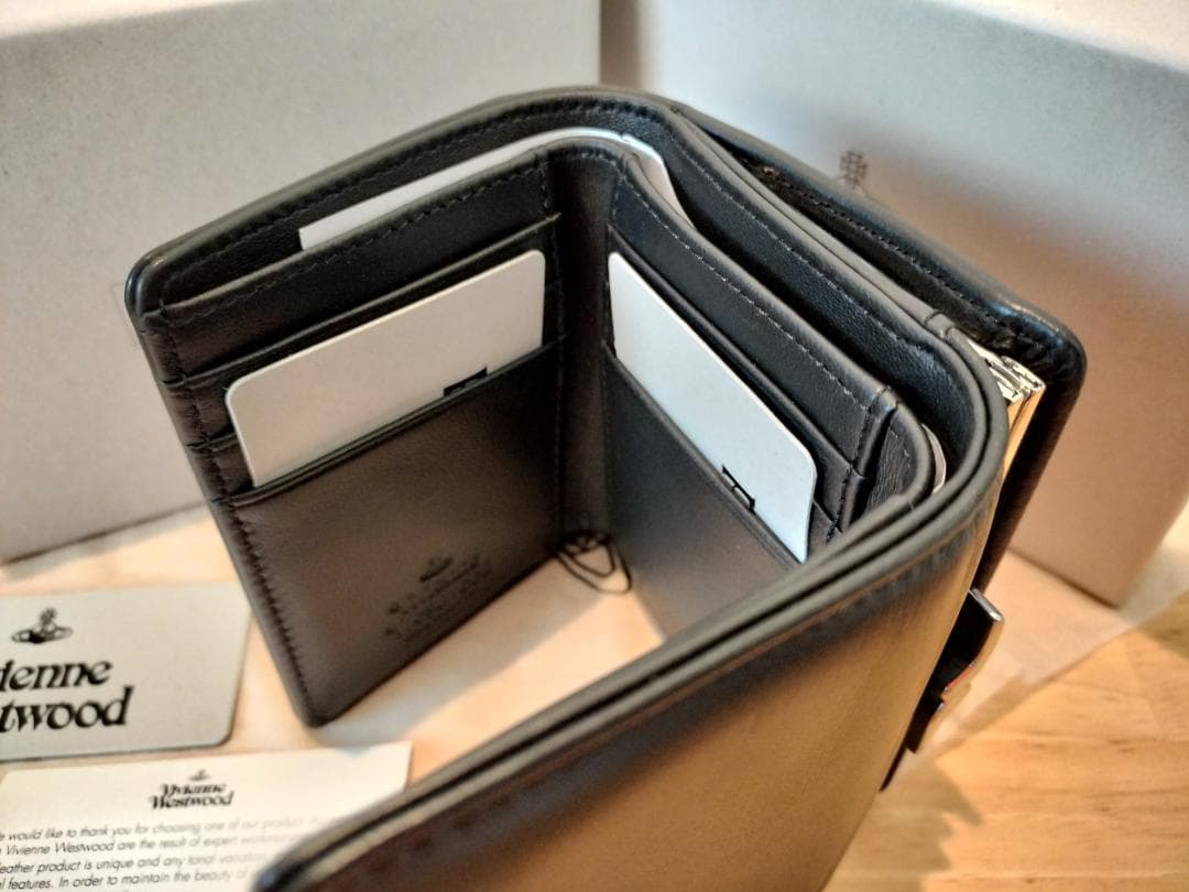 【新品未使用】 Vivienne Westwood 三つ折り財布