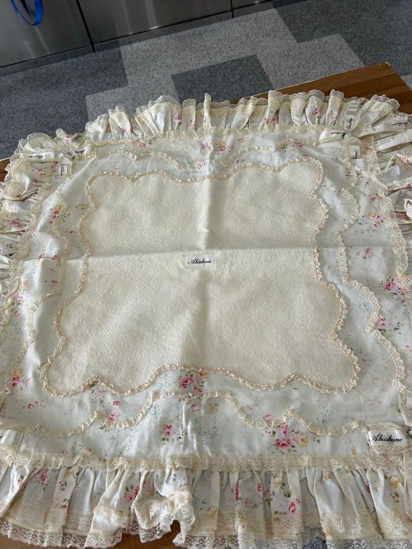 未使用さえらアキアカネ薄ピンクベージュ系Mikasa 花柄レース付き座布団カバー