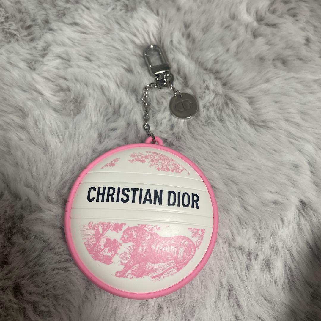 クリスチャン・ディオールの限定版バーム、ハンド・リップ・ボディ用の50mlサイズ