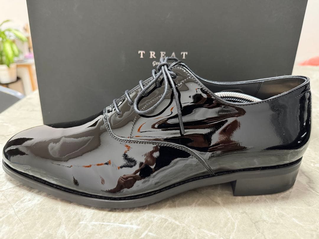 【美品】TREAT ドレスシューズ 黒エナメル ※使用してます