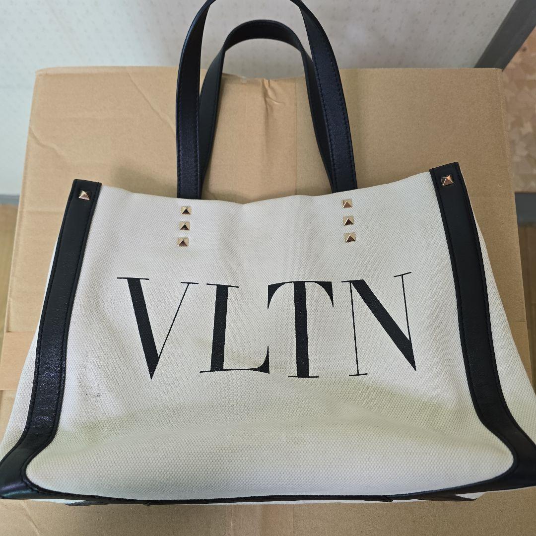 VALENTINO スタッズ付きトートバッグ最終値下げ