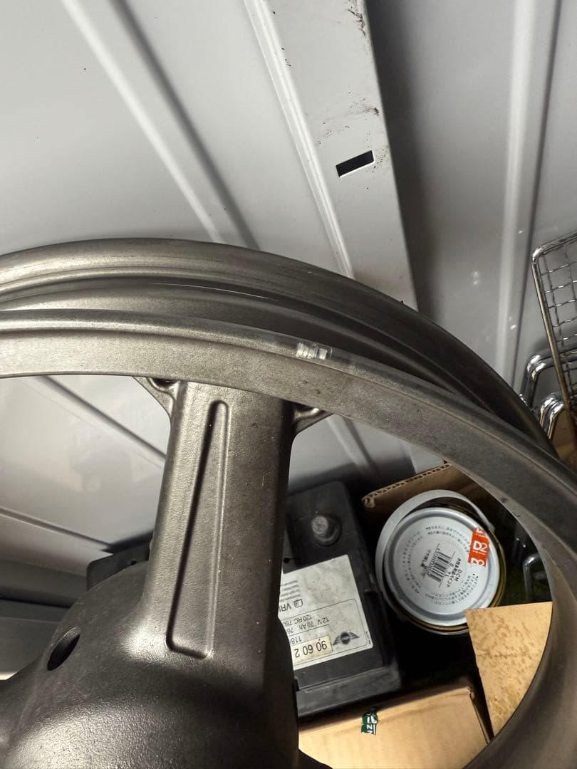 ゼファーχ 02年式　フロントホイール